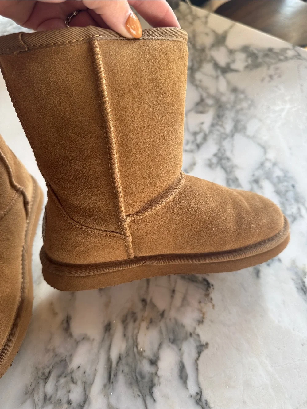 BearPaw Emma Sheepskin Suede Wool Lining Chestnut Pull-On Boots Youth size 2